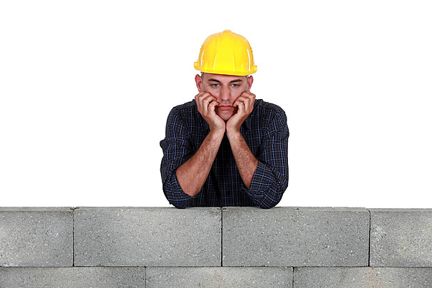 Profissional da construção esperando por projetos